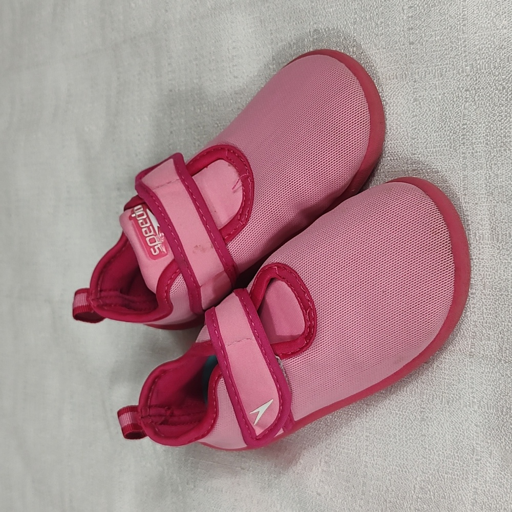 Pink Speedo Water Lake Shoes Slip on With Velcro tops Mesh Tops Kids Size Large